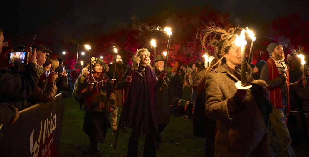 procession púca festival