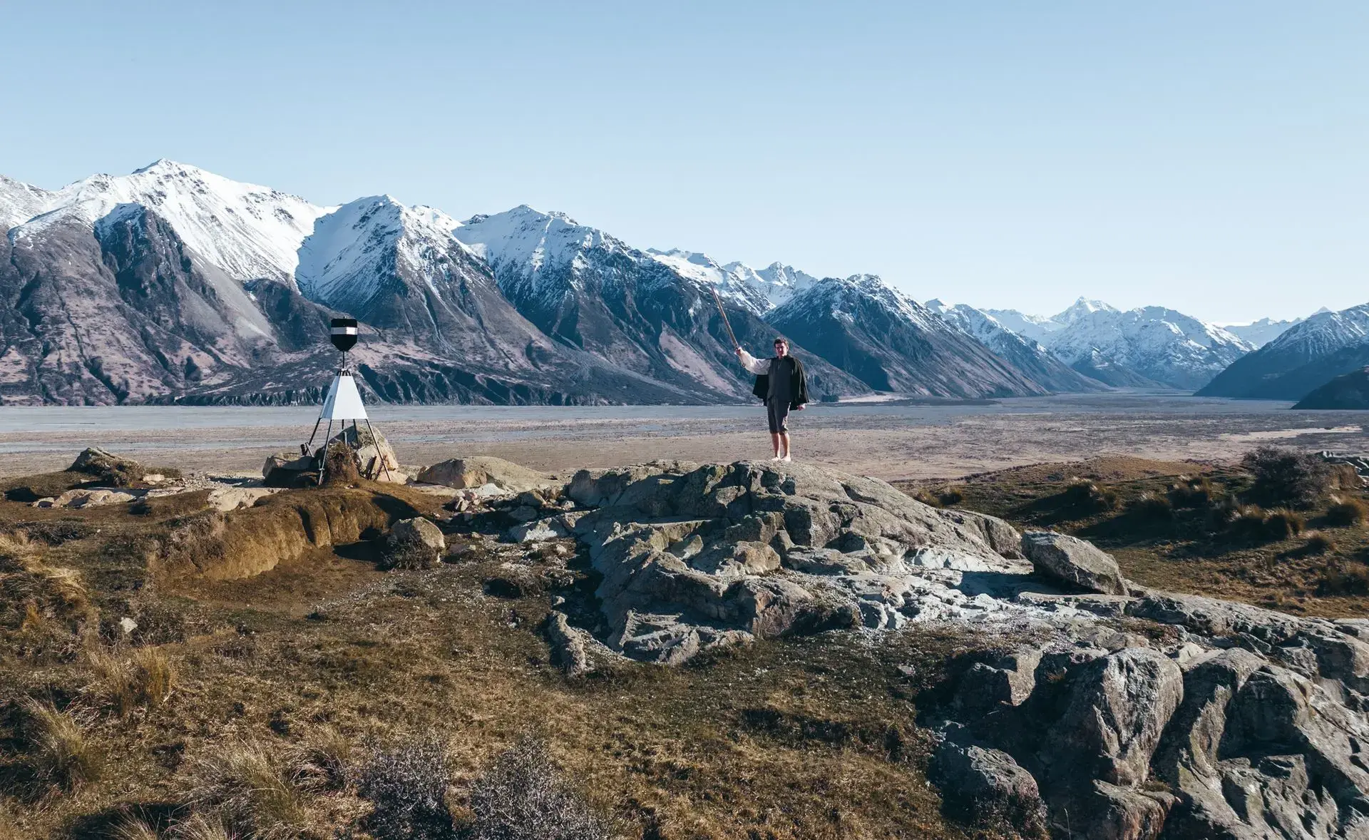 Frodon au sommet du Mont Sunday, Edoras